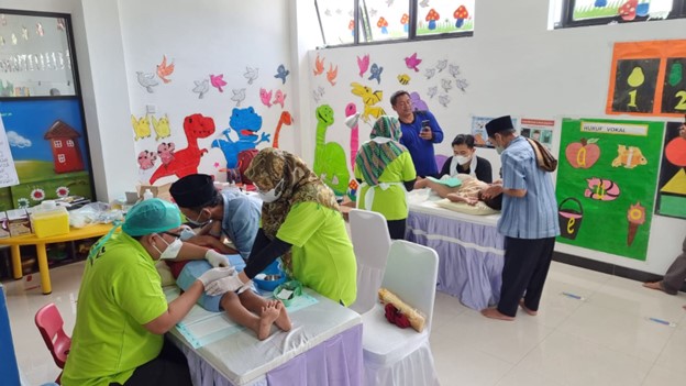 Khitanan Masal Untuk Anak Yatim Dhuafa RS Premier Bintaro